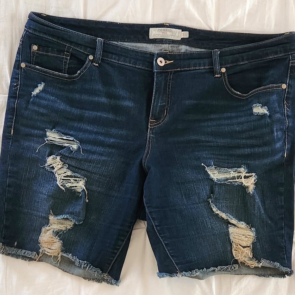 Torrid denim shorts, distressed, sz 22